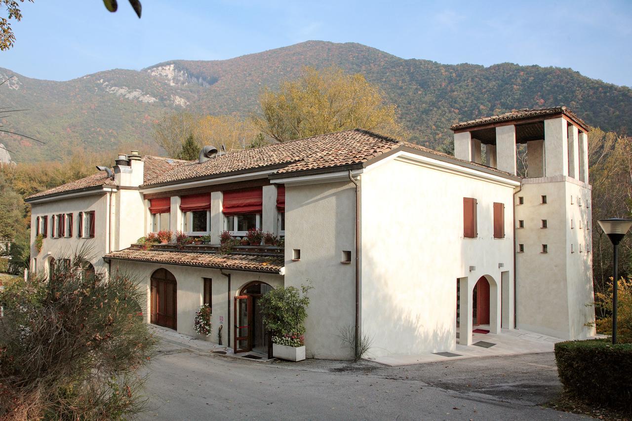 Hotel La Ginestra Acqualagna Exterior photo